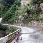 山道と自転車